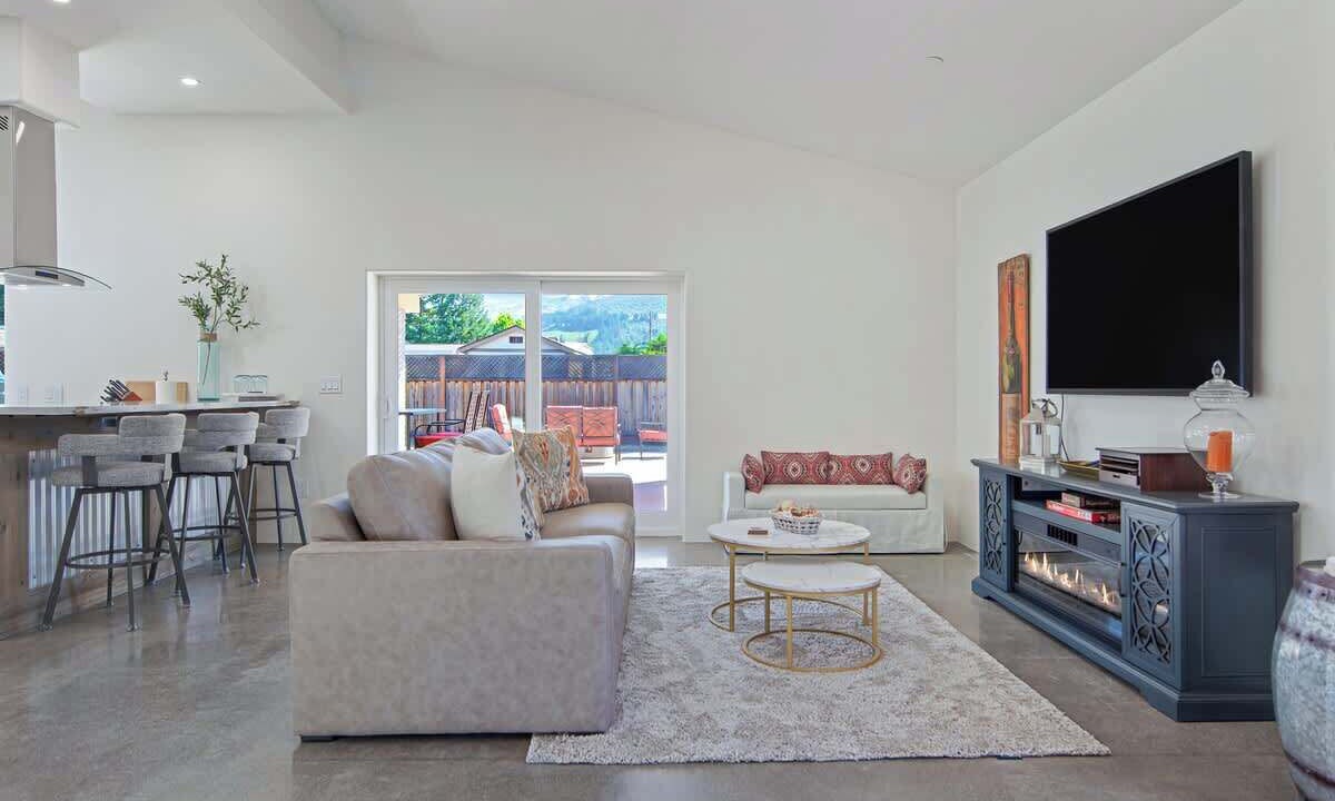 Photo of Livingroom in Kenwood