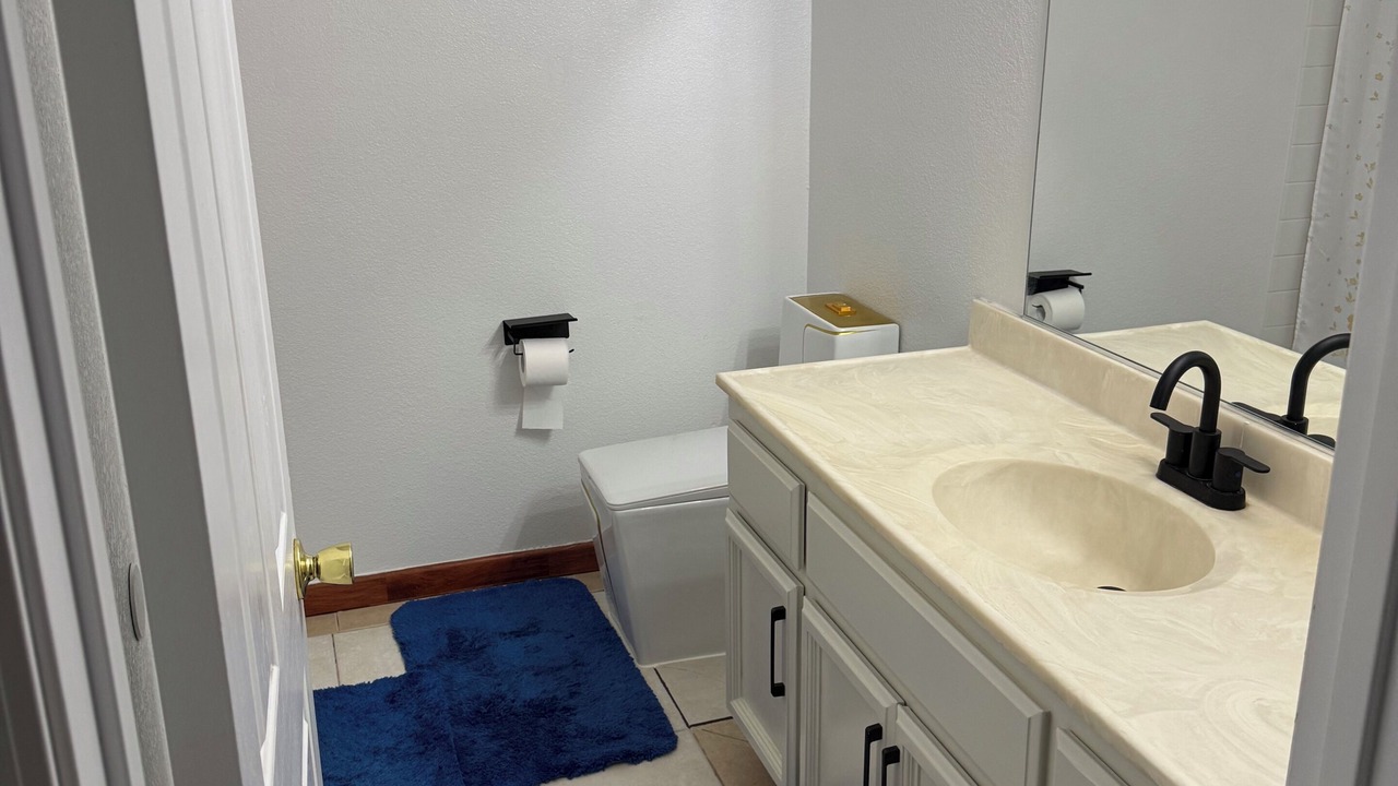 Photo of Bathroom in Southwestern Sacramento