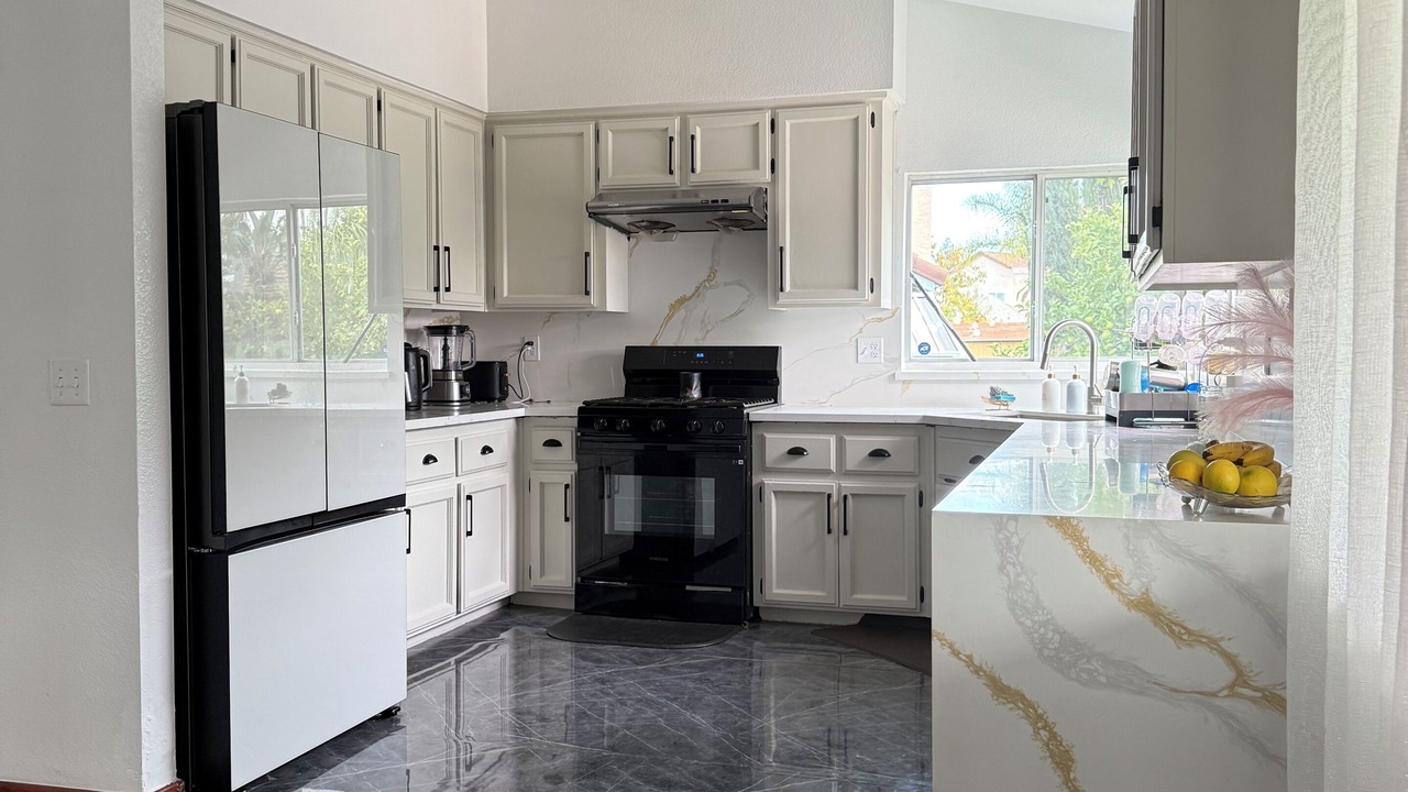 Photo of Kitchen in Southwestern Sacramento