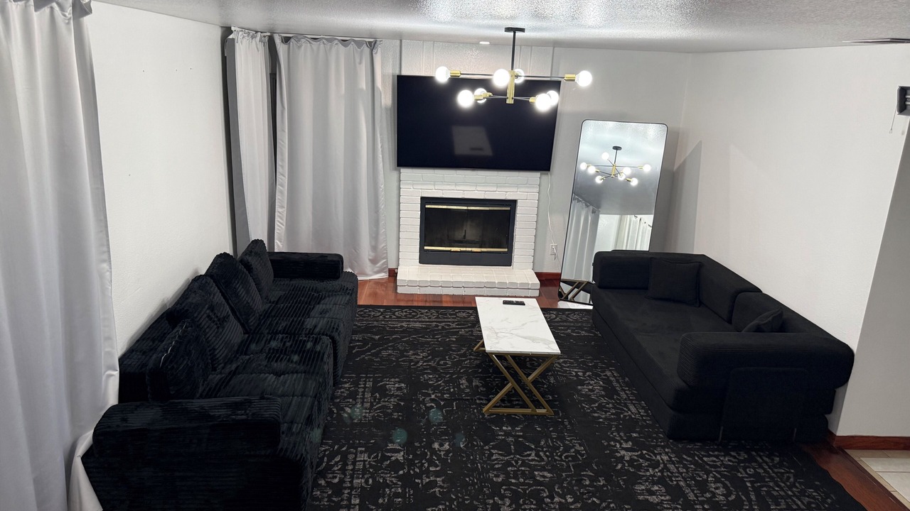 Photo of Livingroom in Southwestern Sacramento