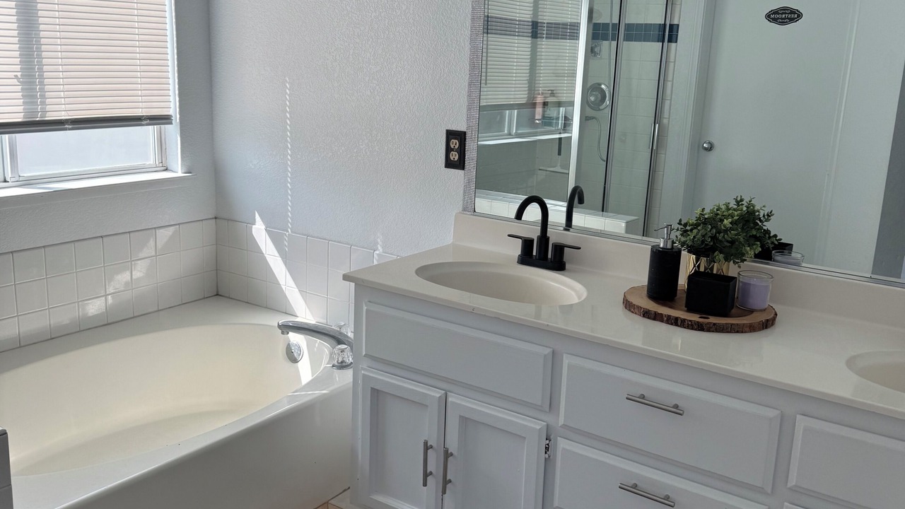 Photo of Bathroom in Southwestern Sacramento