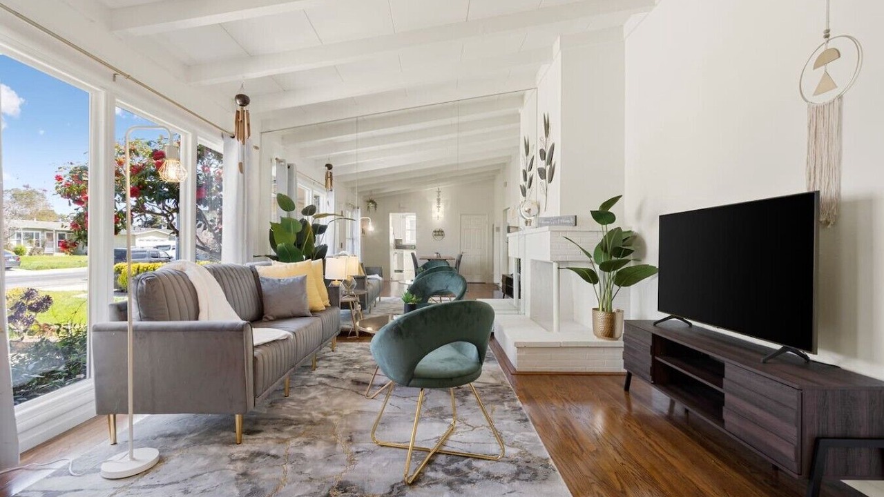 Photo of Livingroom in East San Mateo