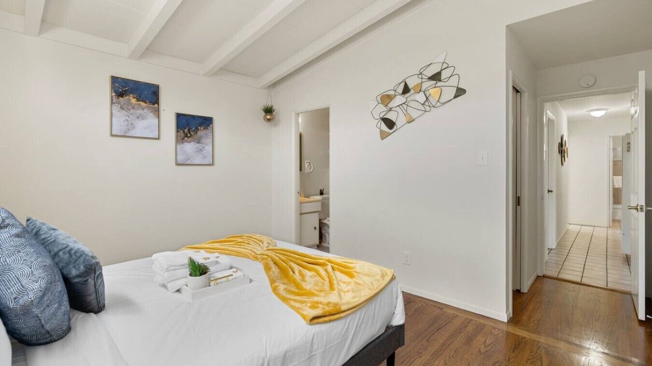 Photo of Bedroom in East San Mateo