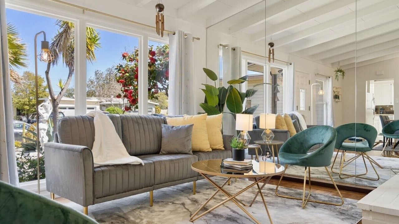 Photo of Livingroom in East San Mateo