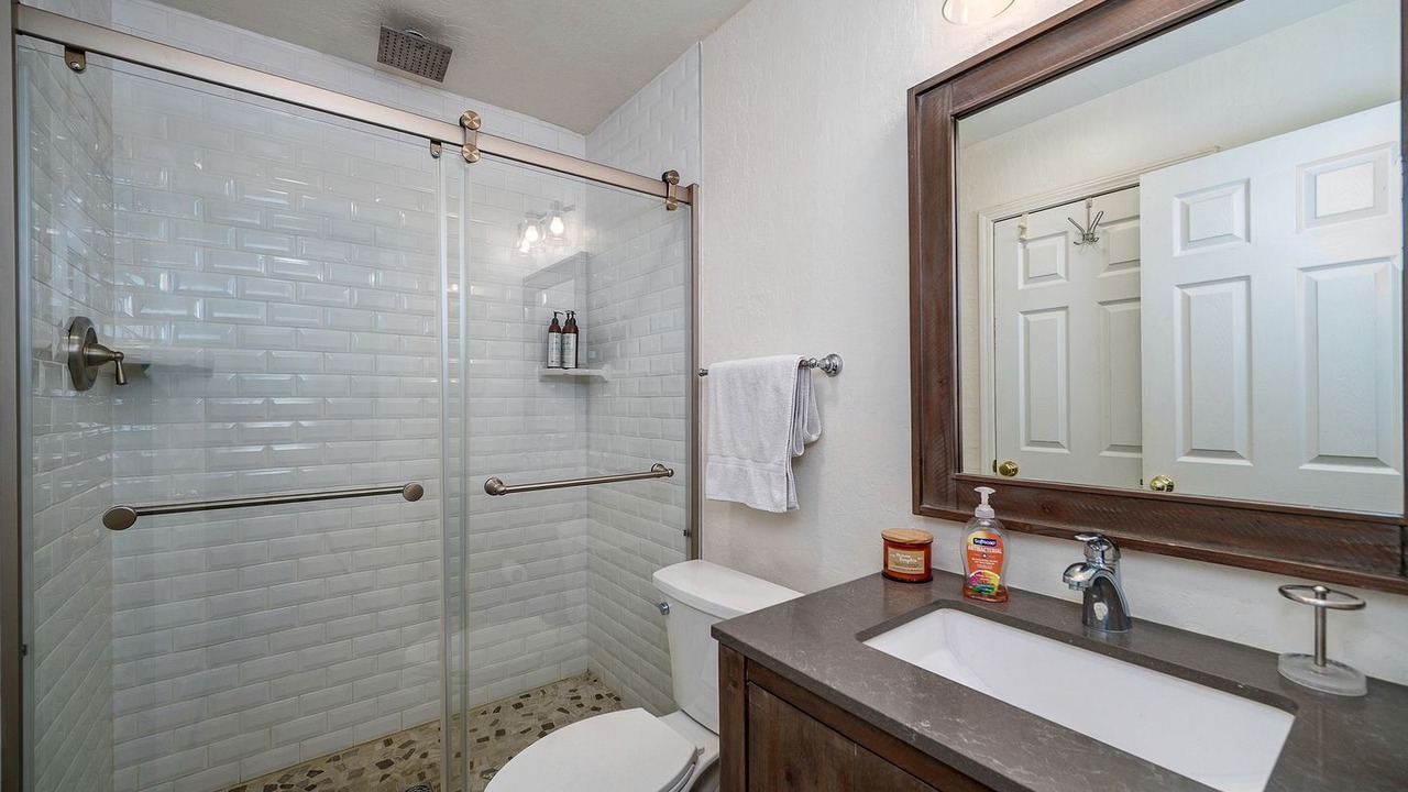 Photo of Bathroom in Lakeside Park