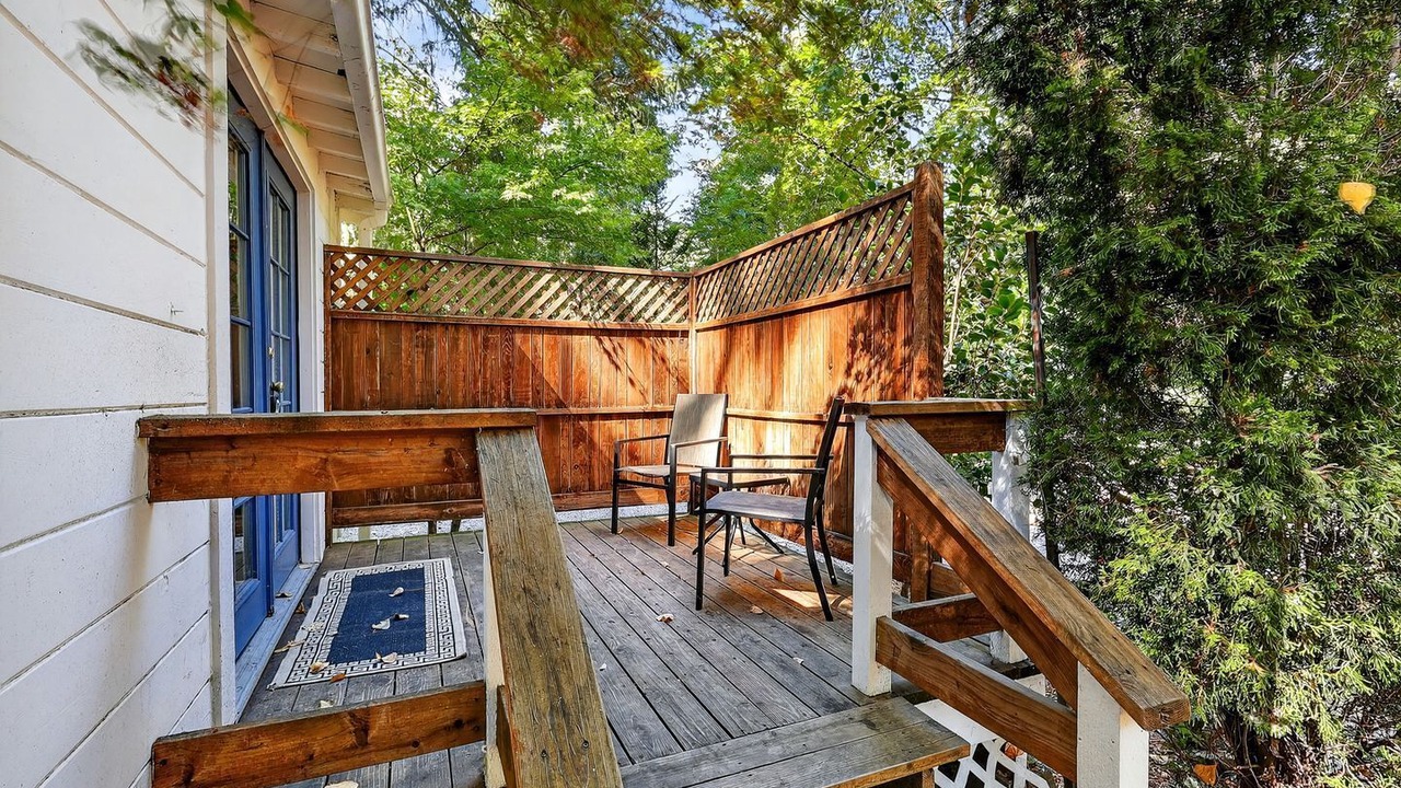 Photo of Patio Balcony in Cobb