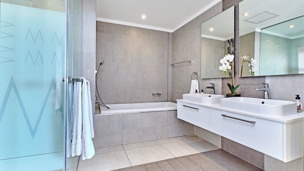 Photo of Bathroom in Greater Johannesburg Metropolitan Area