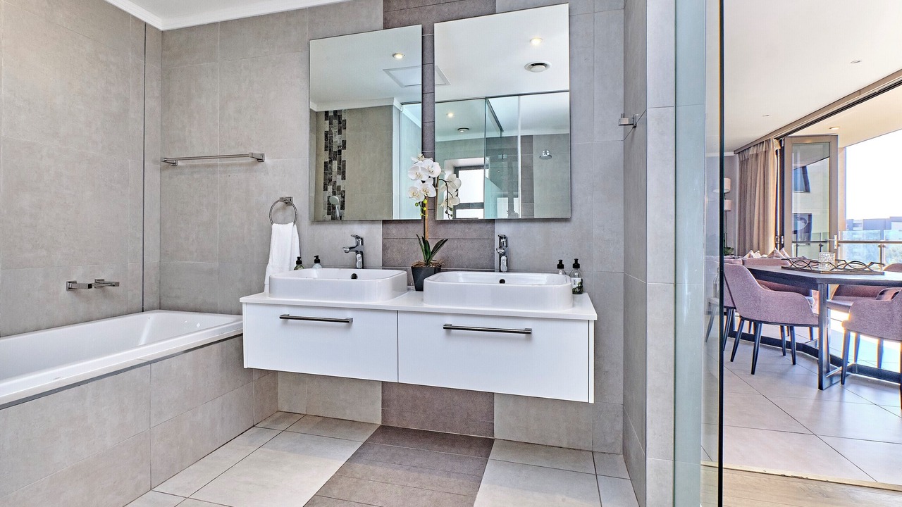 Photo of Bathroom in Greater Johannesburg Metropolitan Area