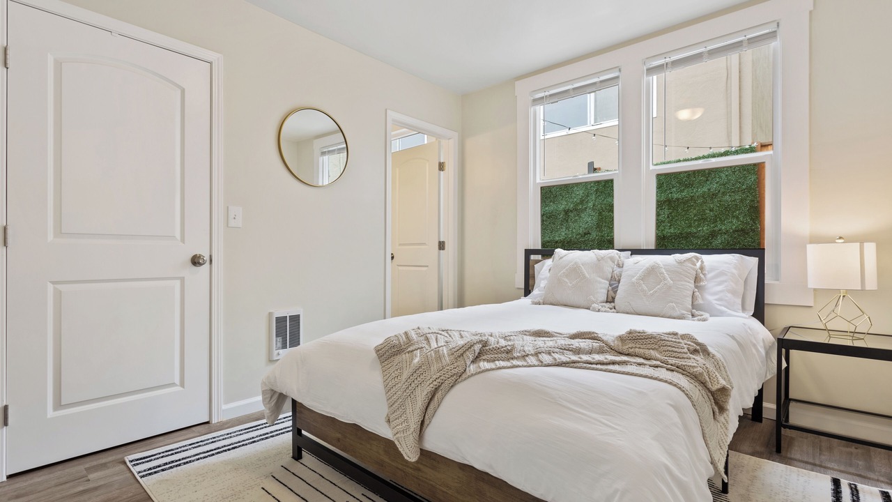 Photo of Bedroom in Downtown