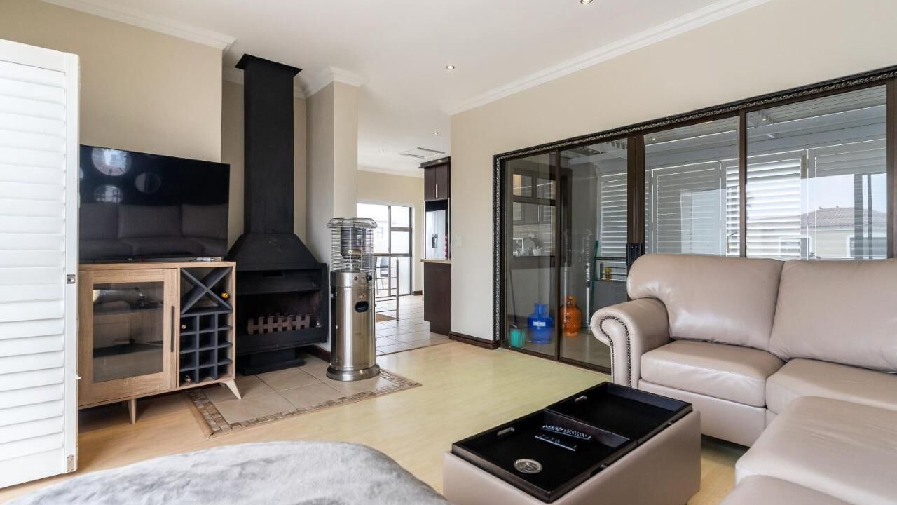 Photo of Livingroom in Big Bay