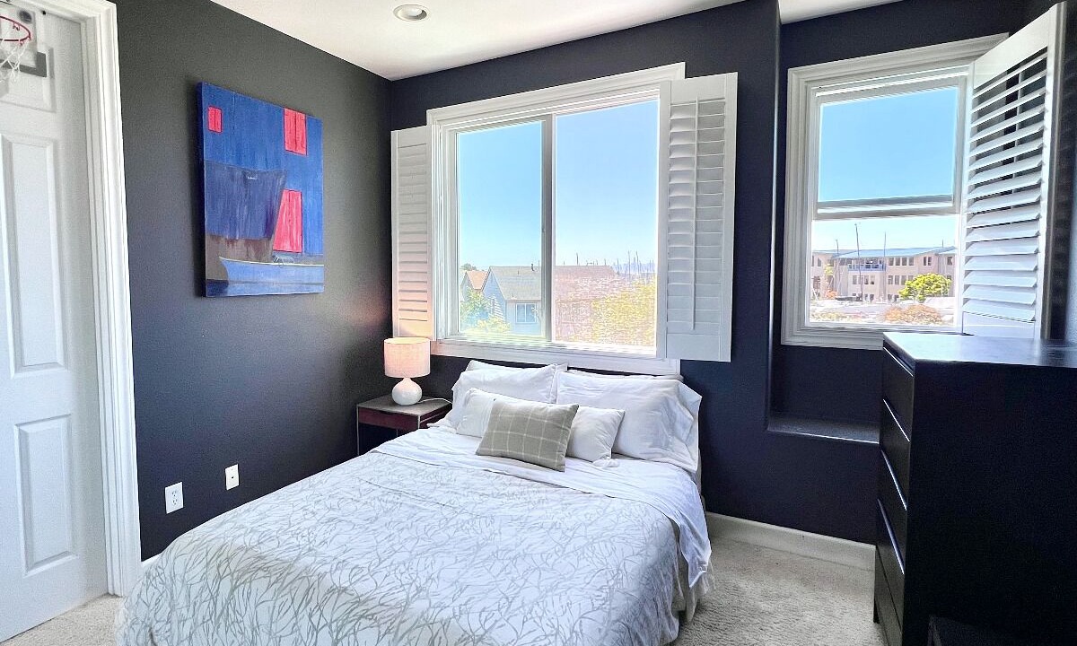 Photo of Bedroom in Point Richmond