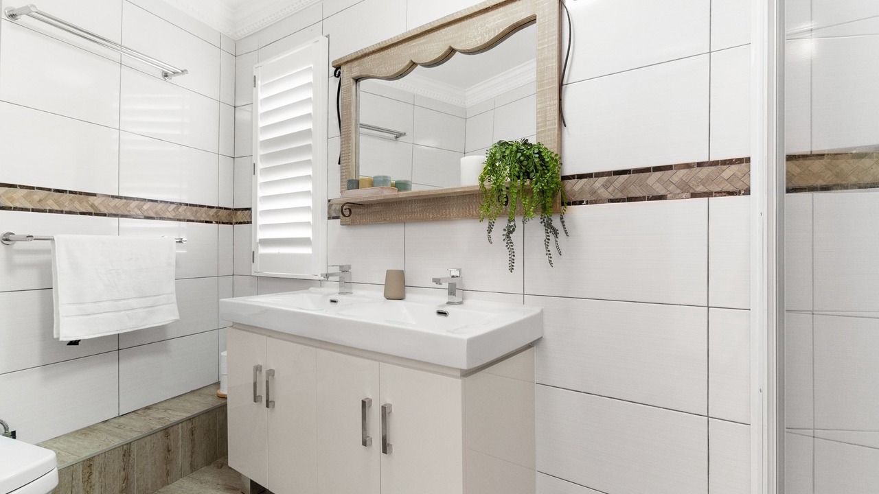 Photo of Bathroom in Shaka's Rock