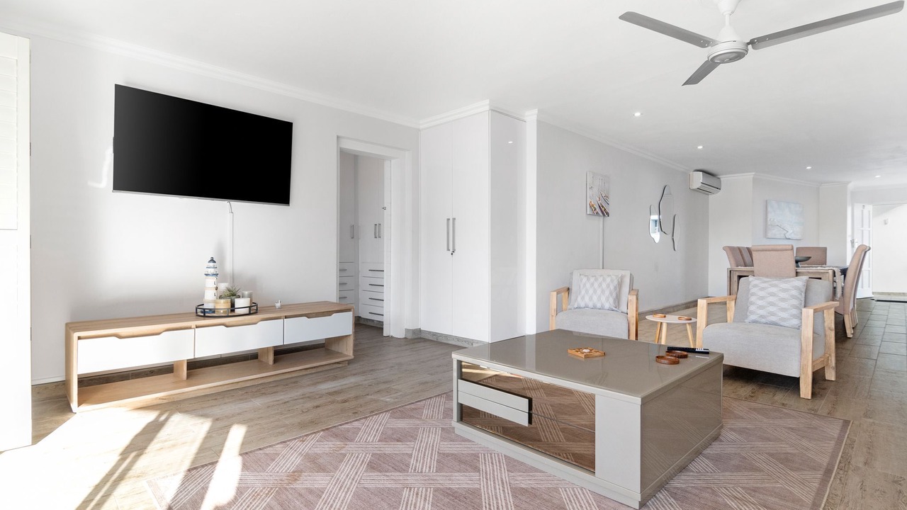Photo of Livingroom in Shaka's Rock
