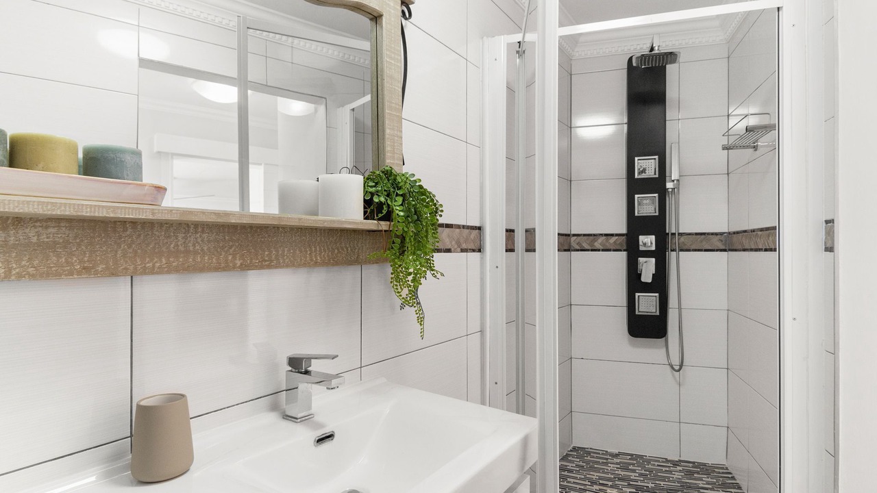 Photo of Bathroom in Shaka's Rock
