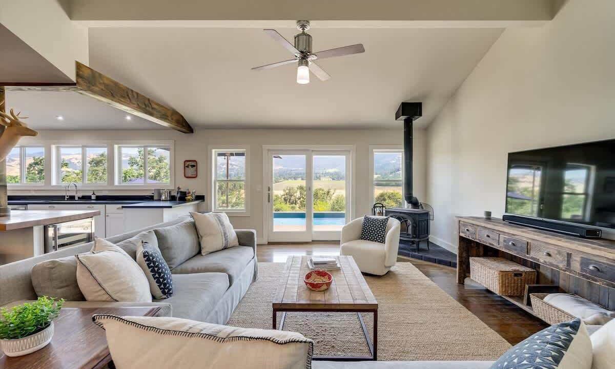 Photo of Livingroom in Calistoga