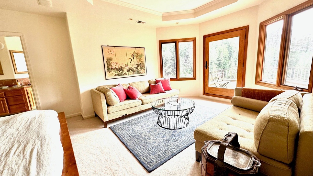 Photo of Livingroom in Kenwood