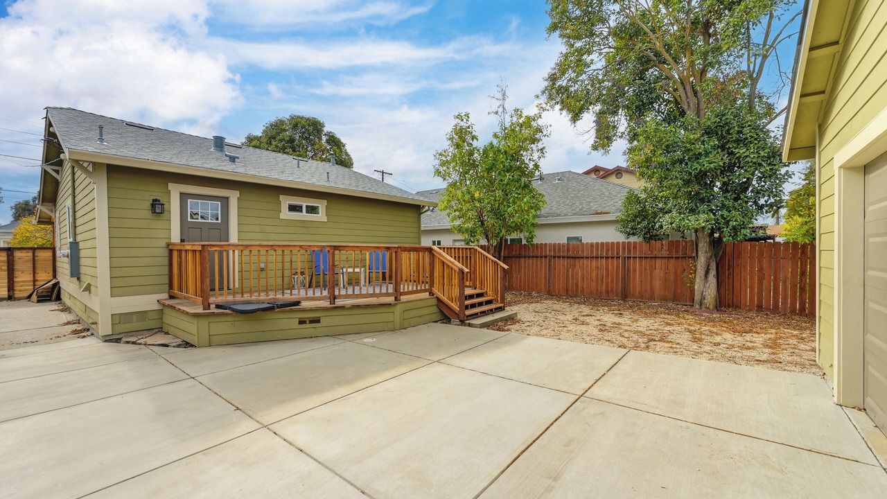 Photo of Patio Balcony in North Oak Park