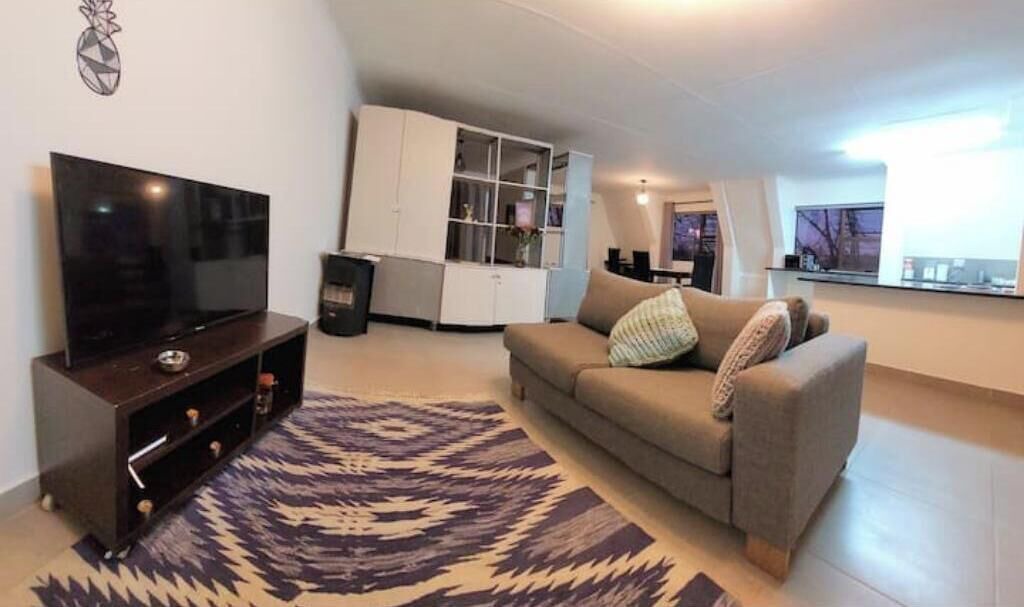 Photo of Livingroom in Houghton Estate