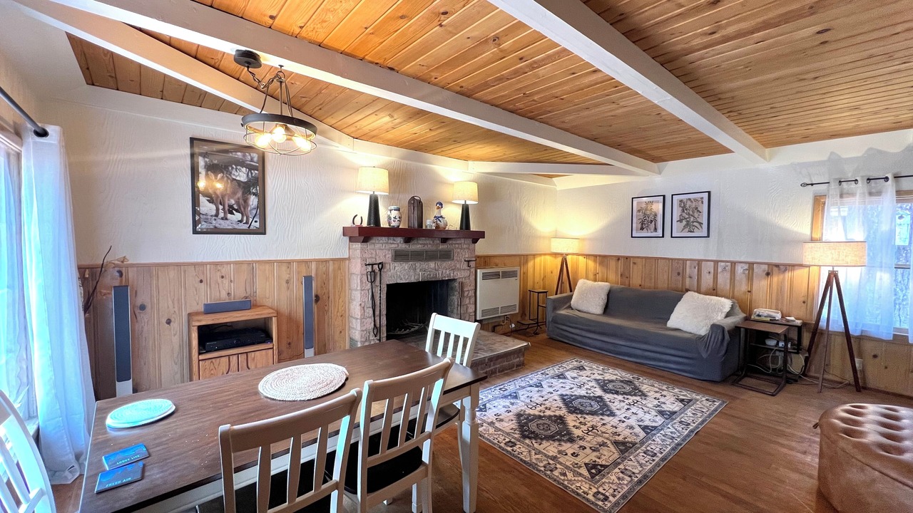 Photo of Livingroom in Sierra Tract