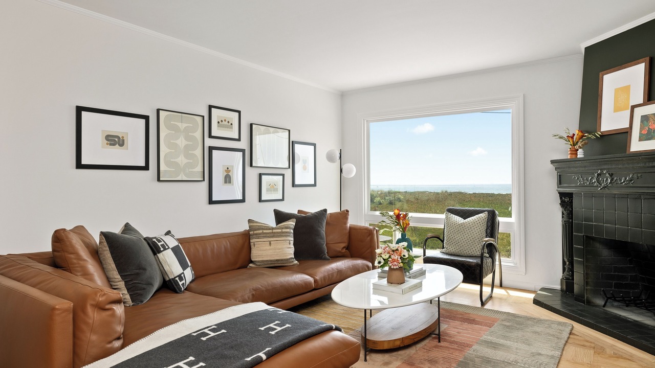Photo of Livingroom in Outer Sunset
