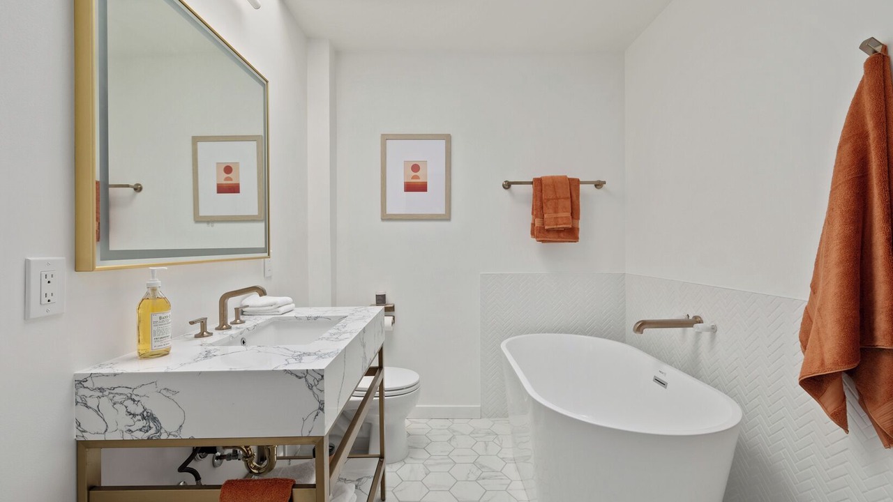 Photo of Bathroom in Outer Sunset