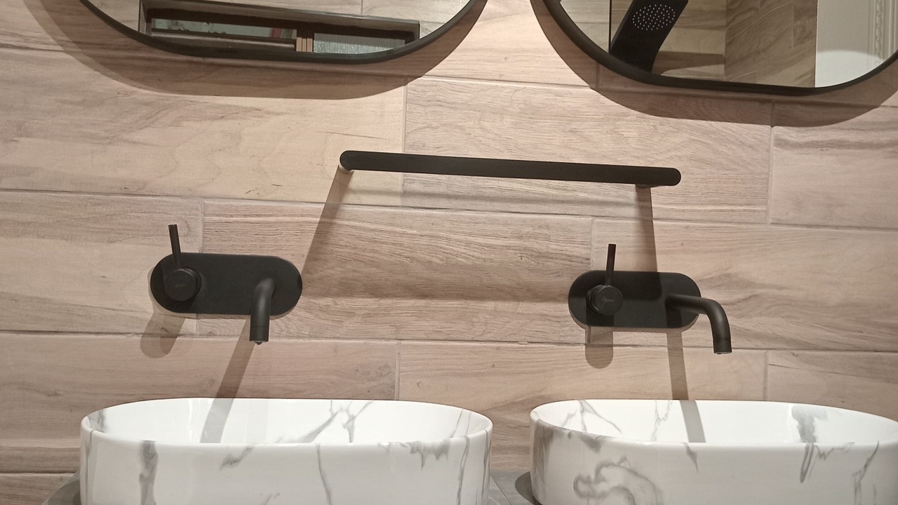 Photo of Bathroom in Strand