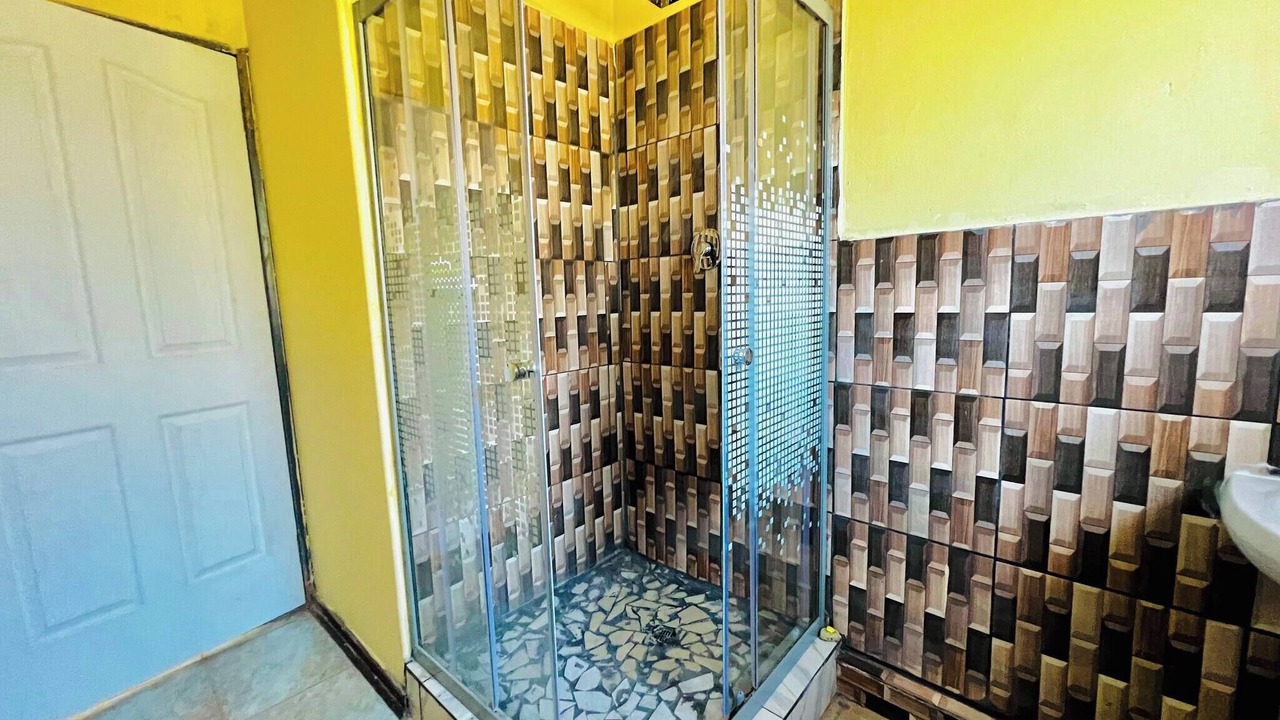 Photo of Bathroom in Greater Johannesburg Metropolitan Area