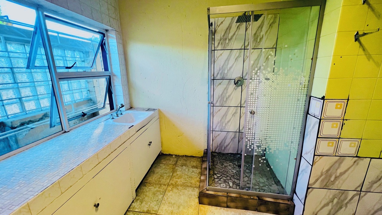 Photo of Bathroom in Greater Johannesburg Metropolitan Area