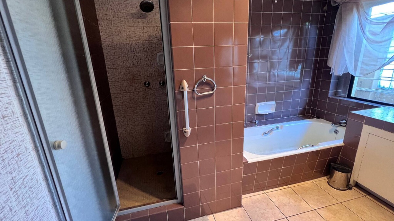 Photo of Bathroom in Greater Johannesburg Metropolitan Area