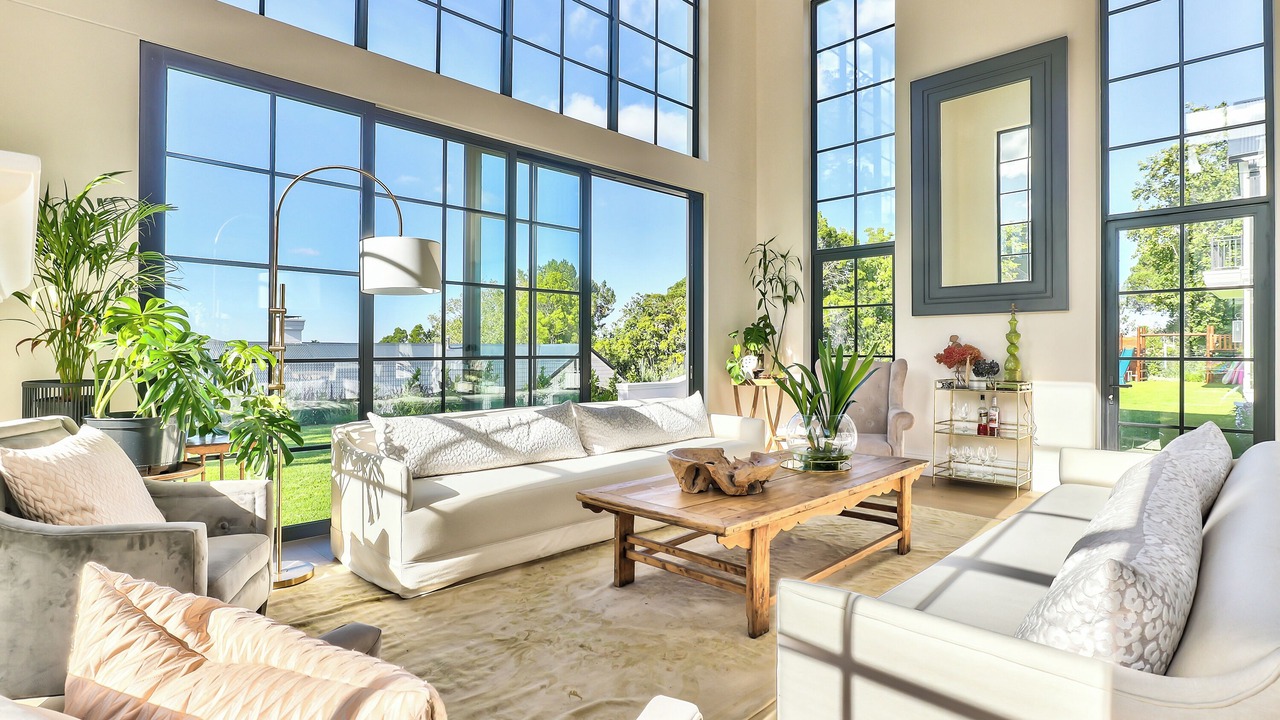 Photo of Livingroom in Bishopscourt