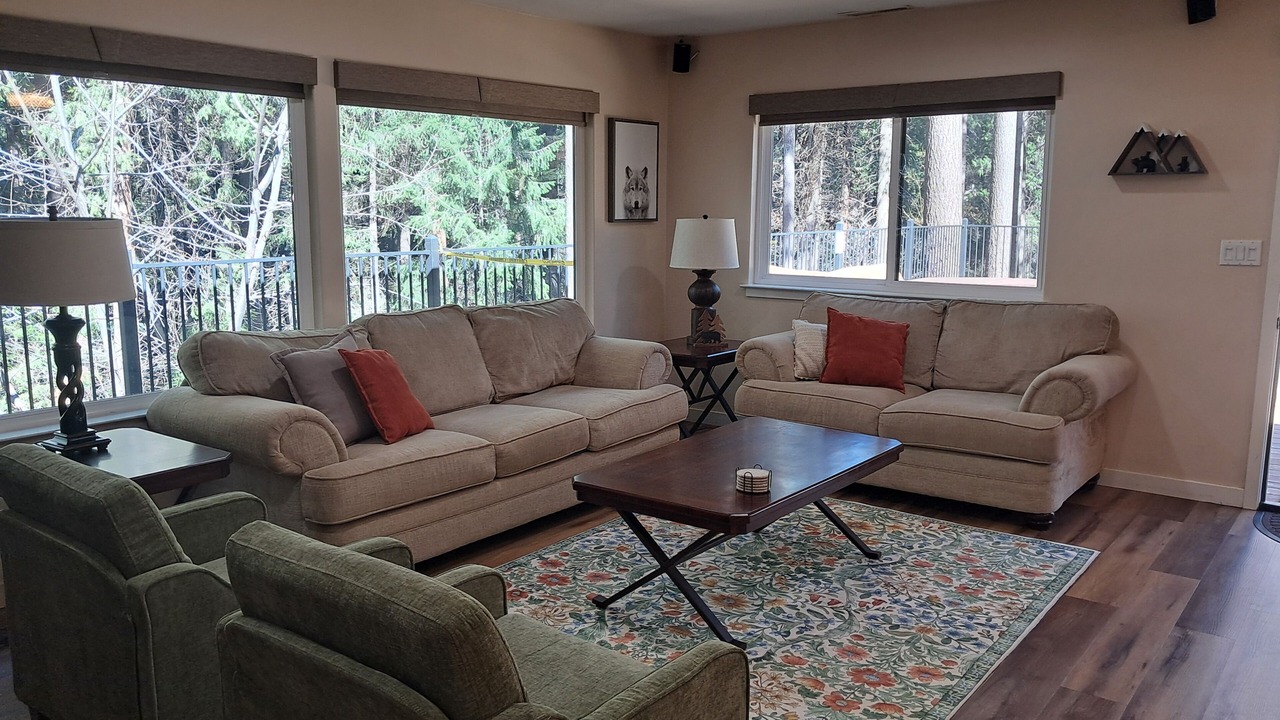 Photo of Livingroom in Apple Hill