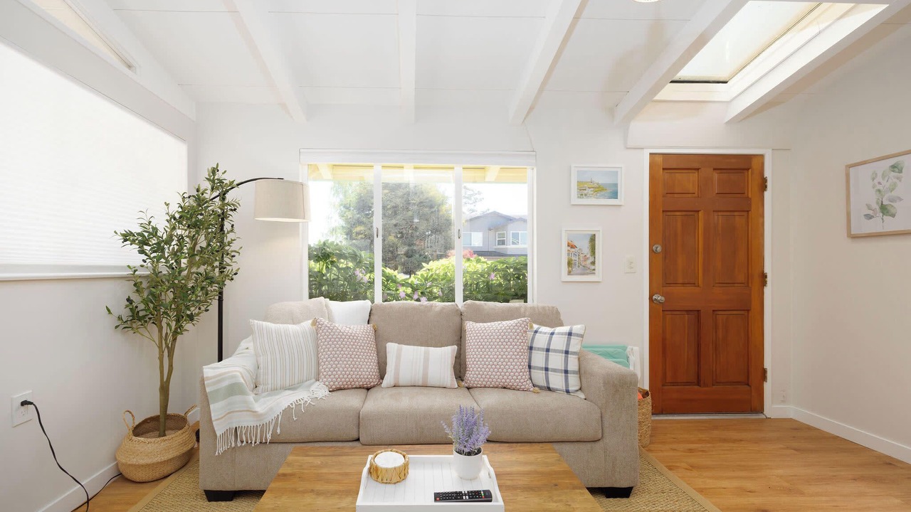 Photo of Livingroom in El Granada