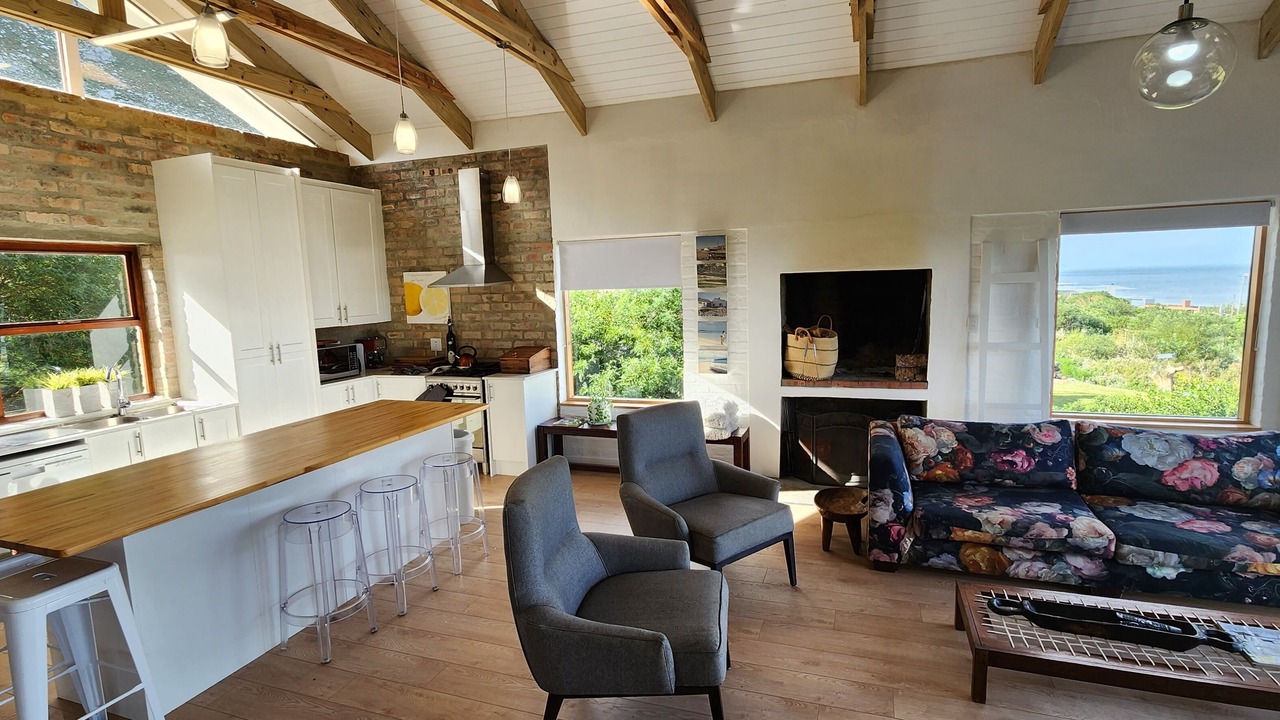 Photo of Livingroom in Betty's Bay