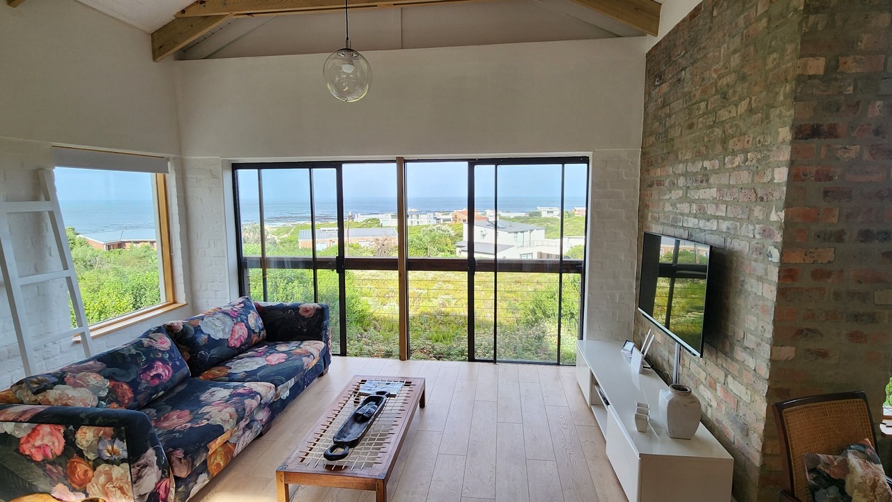 Photo of Livingroom in Betty's Bay