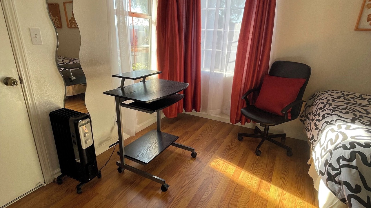 Photo of Bedroom in Outer Sunset