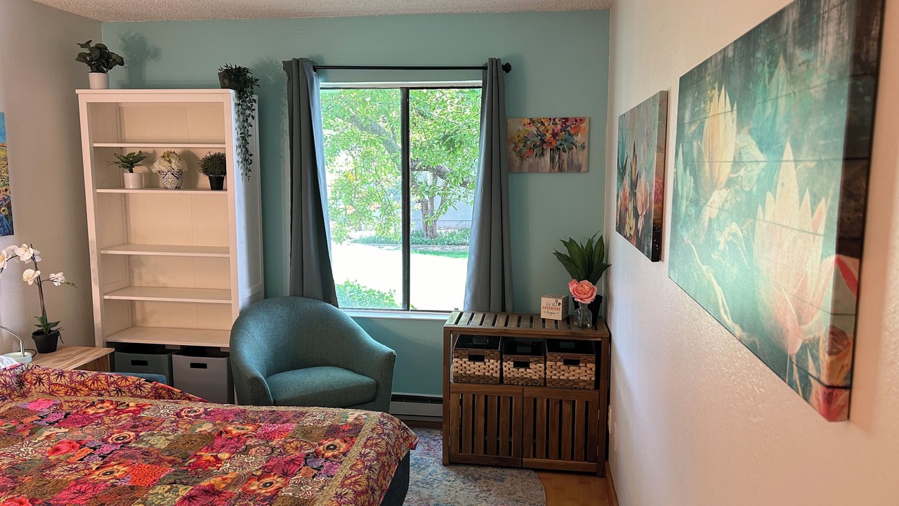 Photo of Bedroom in Emeryville