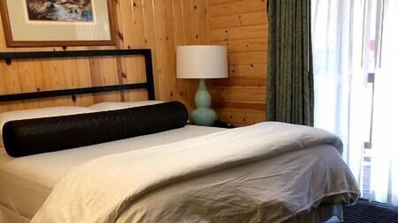 Photo of Bedroom in Lakeside Park