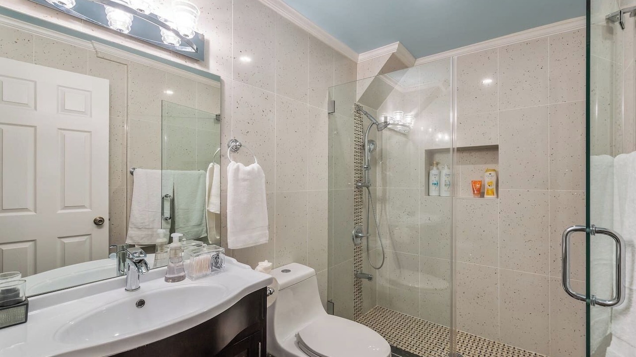 Photo of Bathroom in Merced Manor