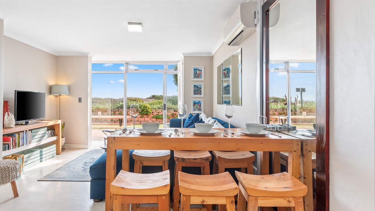 Photo of Livingroom in Lagoon Beach