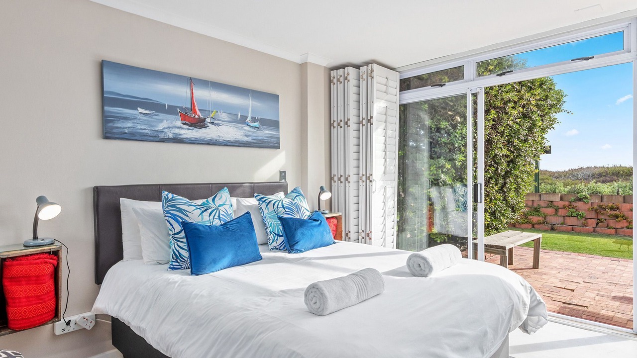 Photo of Bedroom in Lagoon Beach