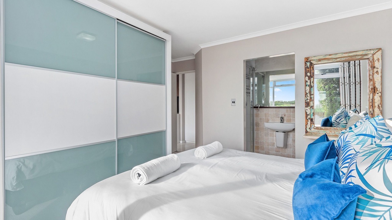 Photo of Bedroom in Lagoon Beach