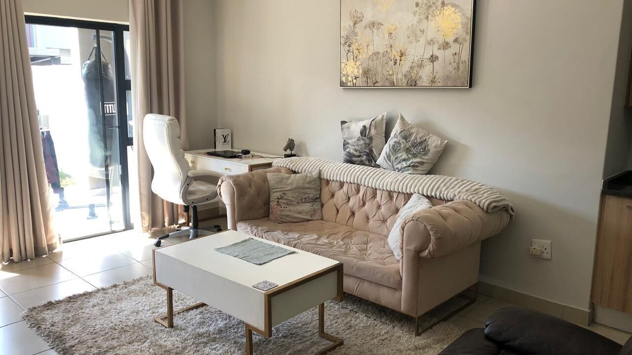 Photo of Livingroom in Greater Johannesburg Metropolitan Area
