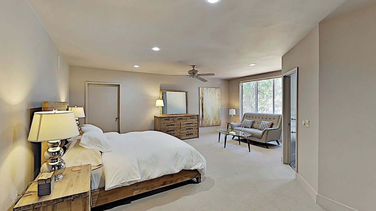 Photo of Bedroom in Glen Ellen