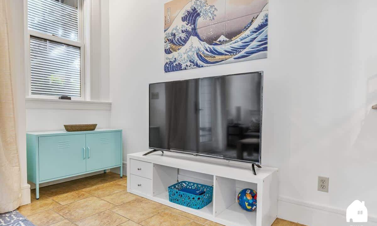 Photo of Livingroom in Downtown Berkeley