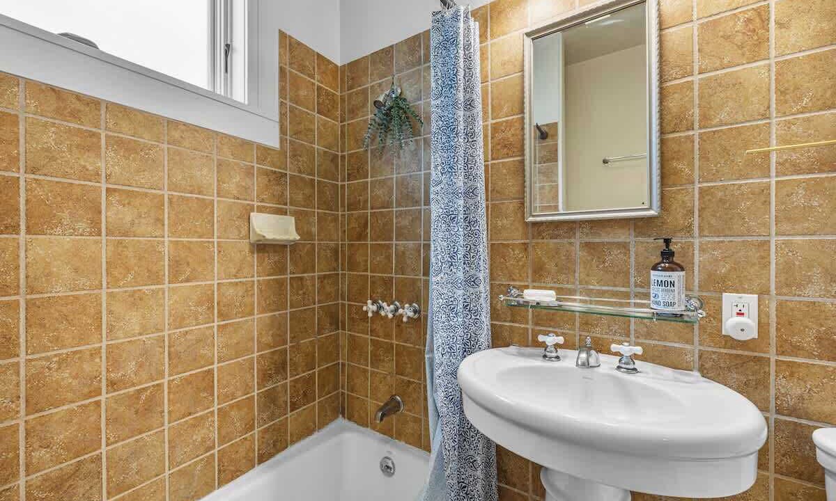 Photo of Bathroom in Downtown Berkeley