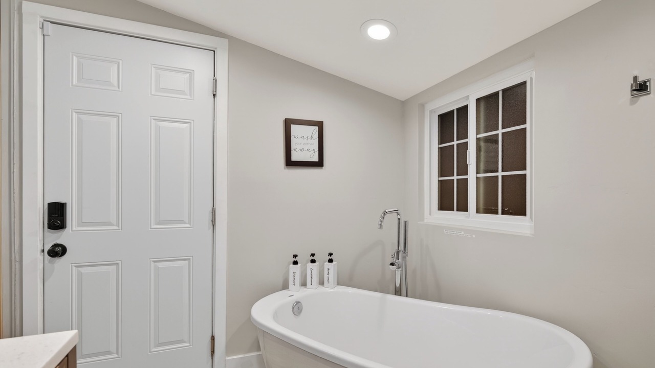 Photo of Bathroom in Central Sacramento