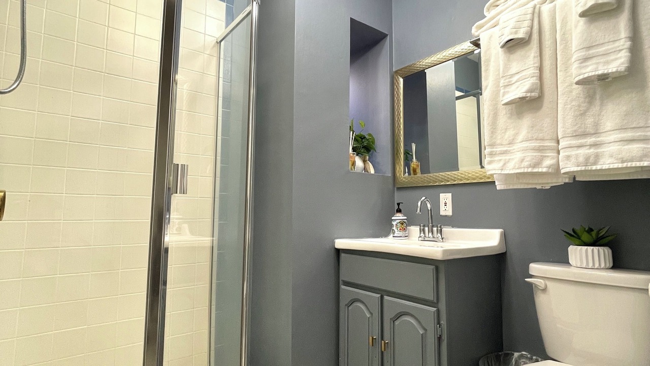 Photo of Bathroom in Merced Manor
