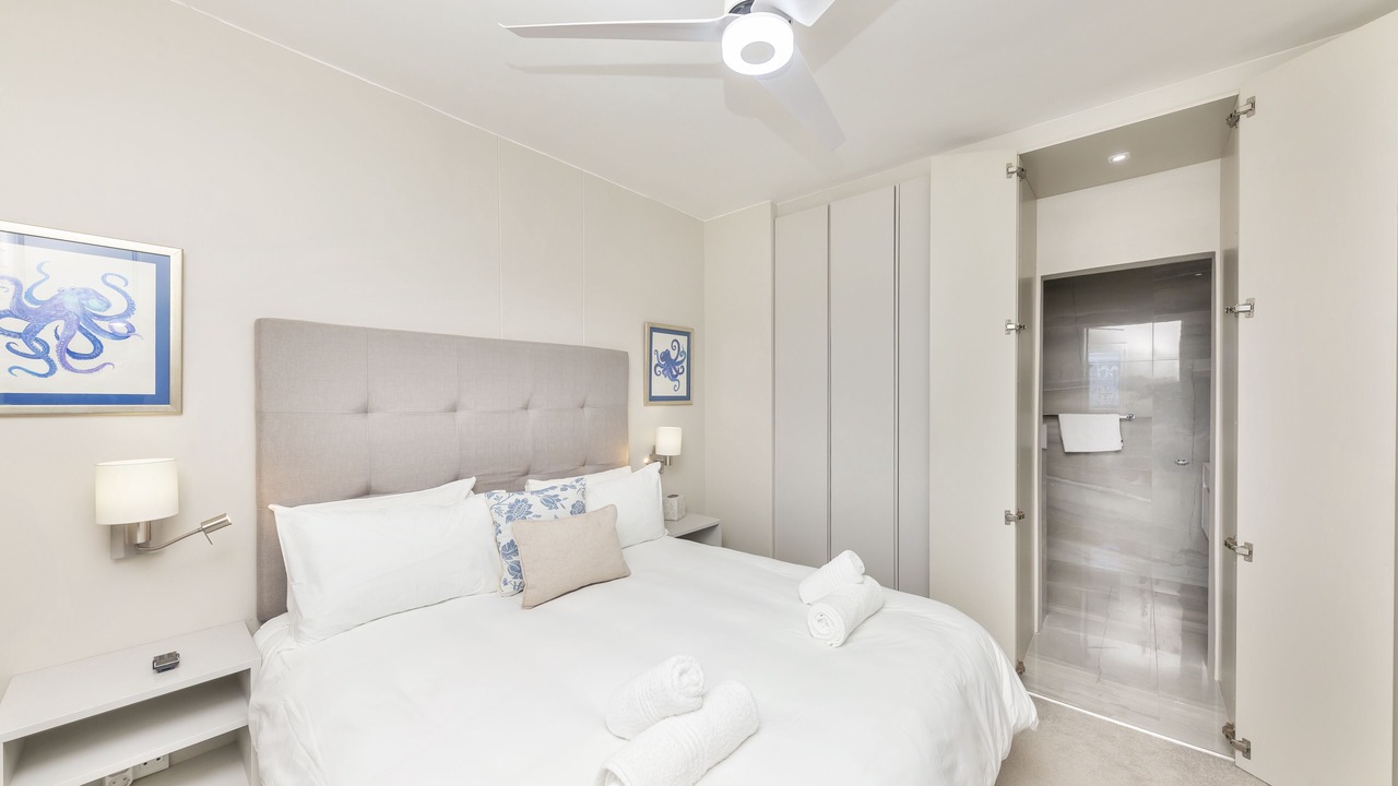 Photo of Bedroom in Lagoon Beach