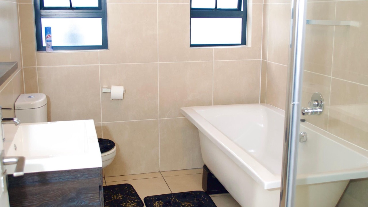 Photo of Bathroom in Greater Johannesburg Metropolitan Area