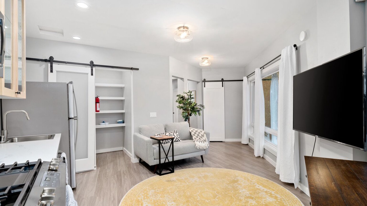 Photo of Livingroom in North Oak Park